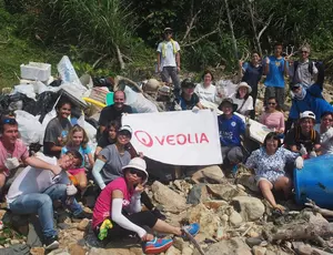 idtchina Beach clean up group photo